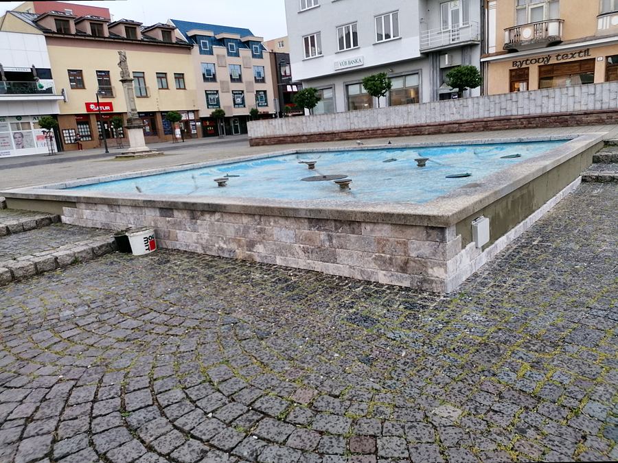 Obnovená fontána na námestí, Topoľčany