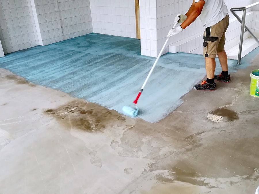 Nanášanie hydroizolácie na podlahu bazénovej haly, Topoľčany