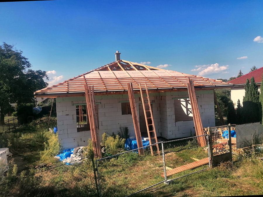 Montáž krovu rodinného domu, Žabokreky nad Nitrou, okres Partizánske