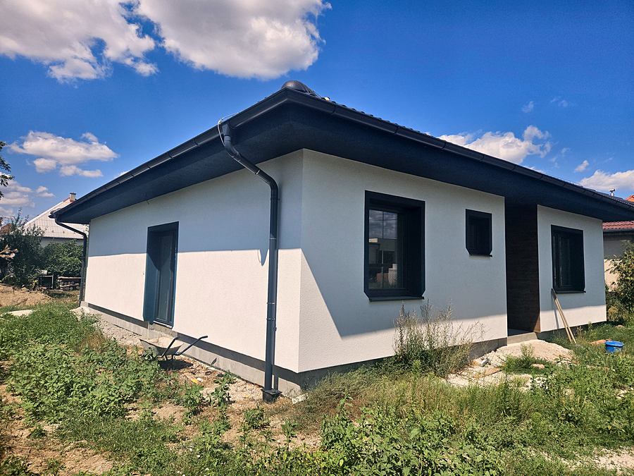 Dokončený rodinný dom so záhradou, Žabokreky nad Nitrou, okres Partizánske