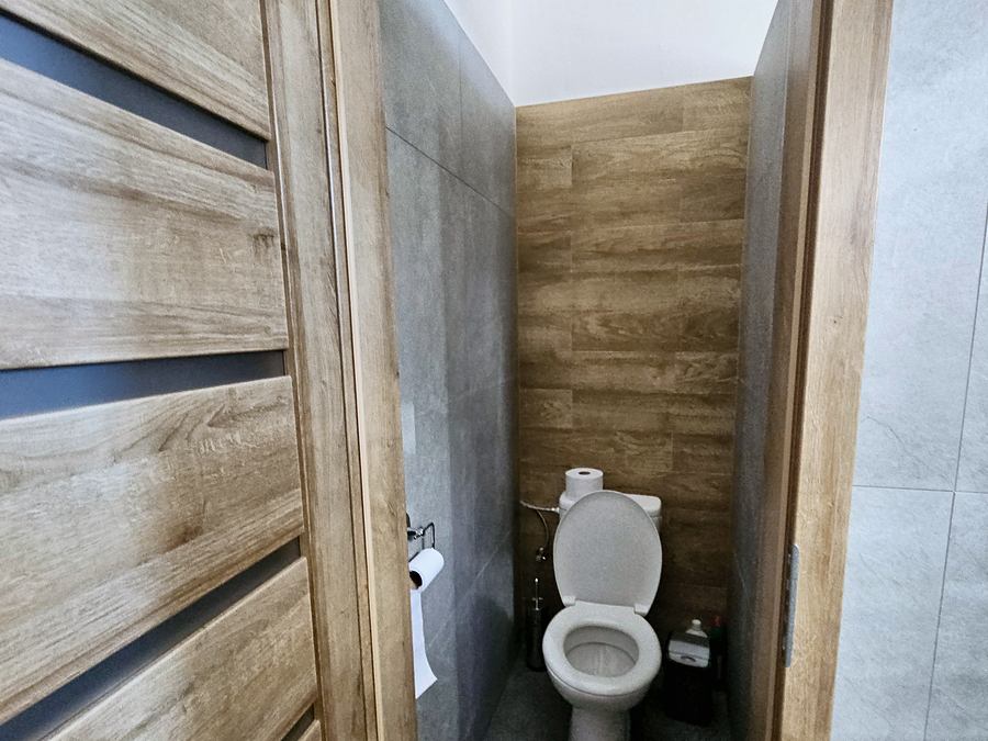 Nový obklad a závesné WC, Bánovce nad Bebravou
