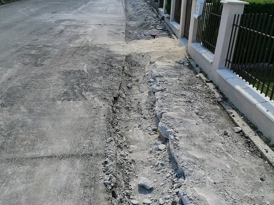 Výkop a príprava podkladu pod dlažbu, Rajčany, okres Topoľčany